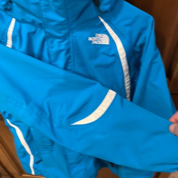 North Face jacket. Excellent pre owned condition - Picture 4 of 9